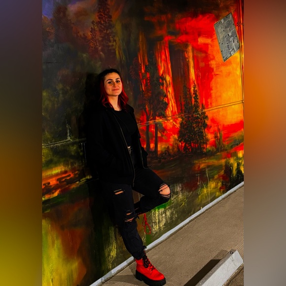 Meet your Posher, Dani - Picture 4 of 10